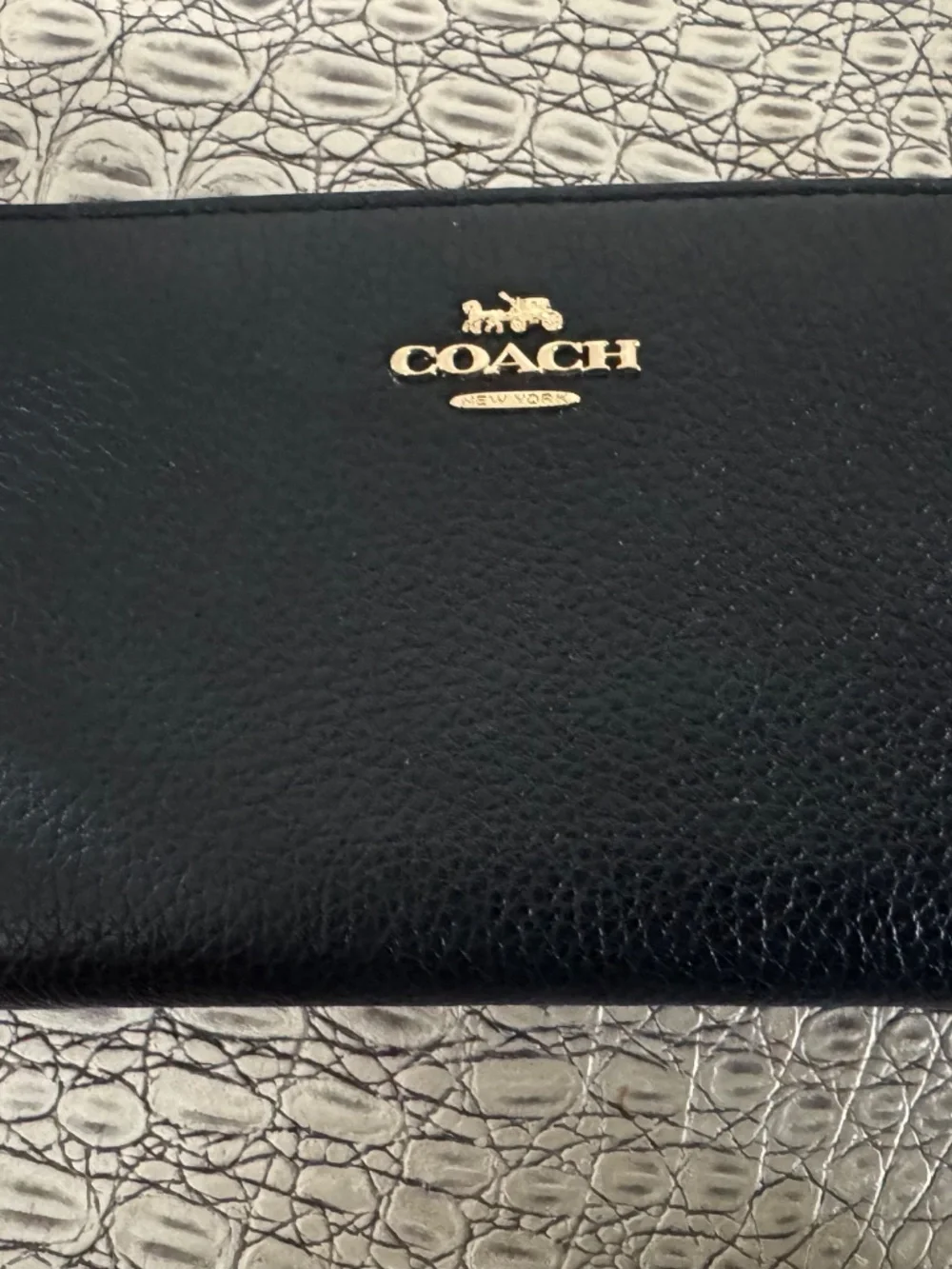 Coach medium zip up wallet, black